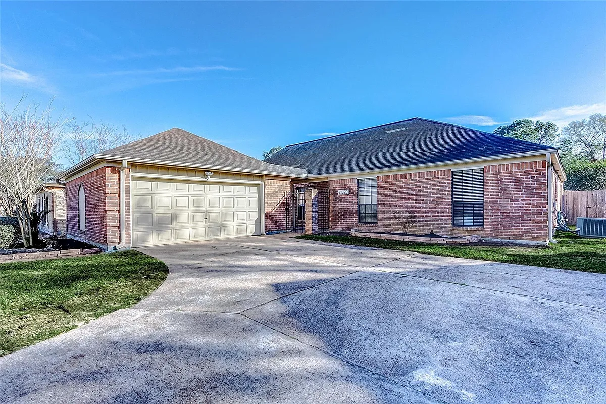Building Photo - 21623 Park Valley Dr