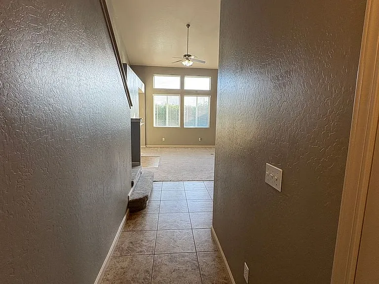 3310 N Tilden Ct — Photo 17