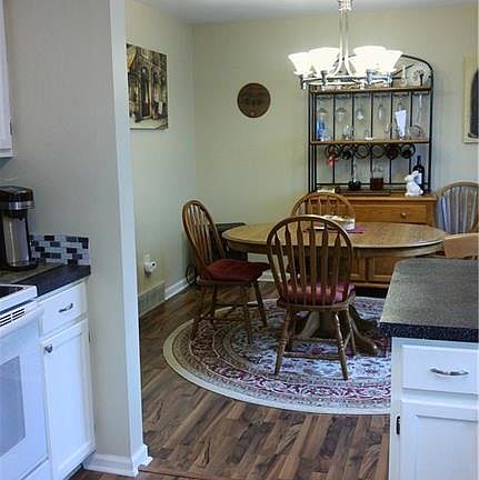 3rd image of 404 Summerhaven Dr N
