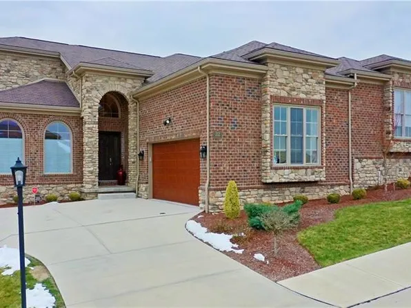 212 Lucca Ln, Pittsburgh, PA 15241