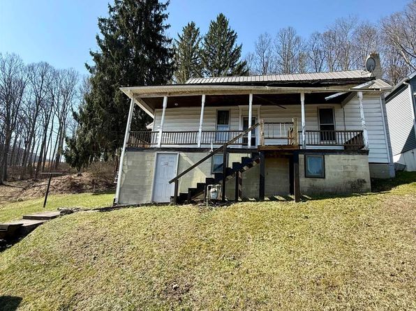 122 Windy Hill Dr, Mannington, WV 26582
