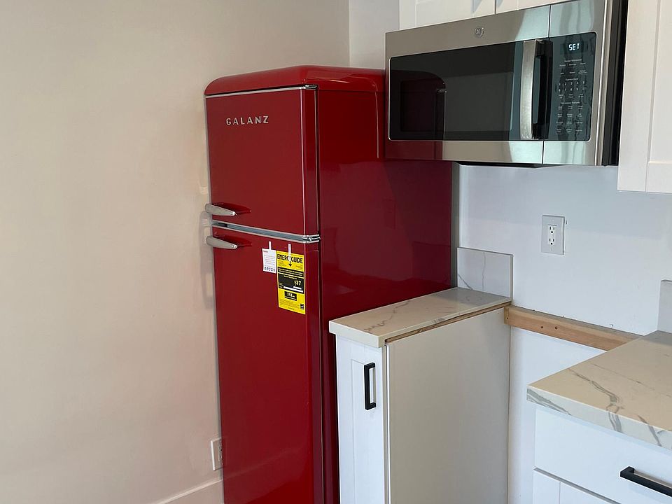 1st image of 333 N Beech St #6