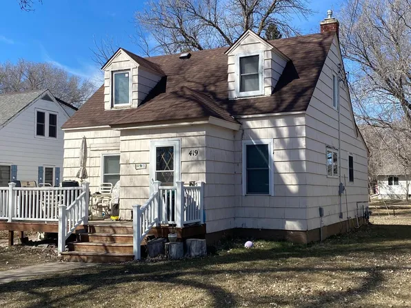 419 W Monroe Ave, Mahnomen, MN 56557