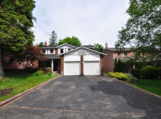 1901 Deers Wold, Mississauga, ON L5K 2G4