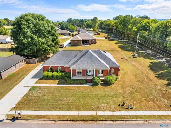 101 Stetson Dr, Harvest, AL 35749