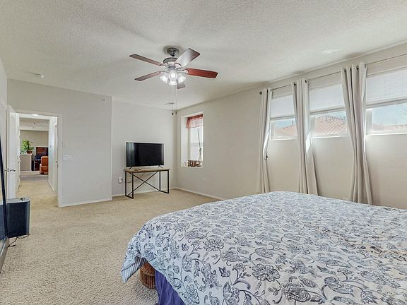 5th image of 601 Menaul Blvd NE Unit 306