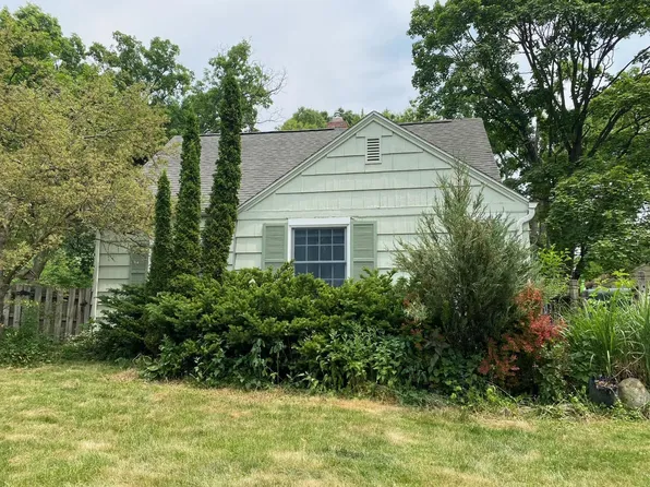 604 Brierwood Ct, Ann Arbor, MI 48103
