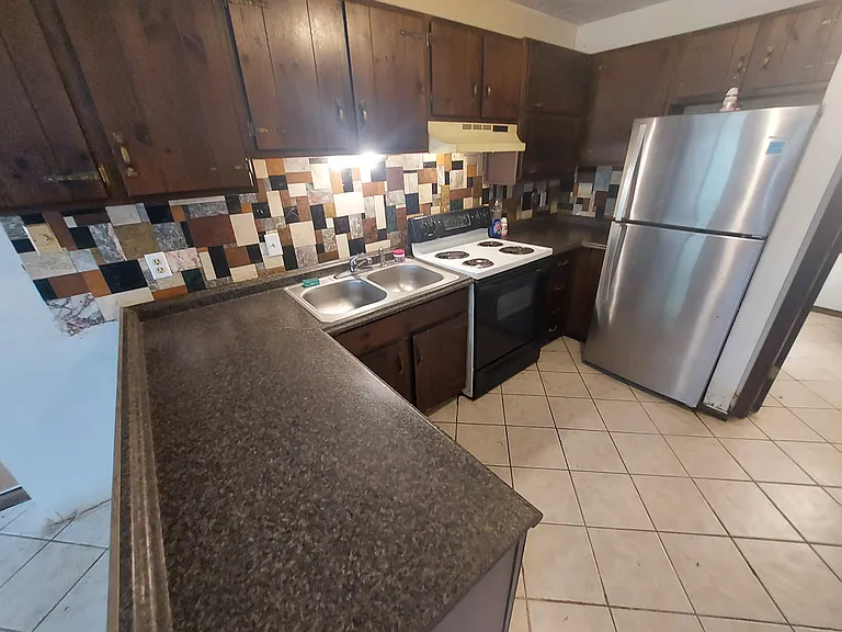 2424 Winding Way — Photo 6