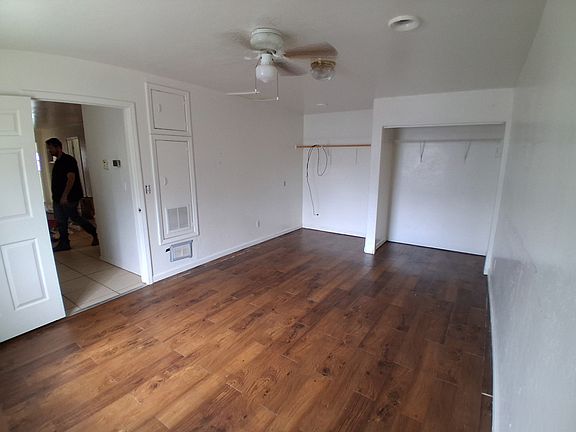 2nd image of 3162 W Robin Rd