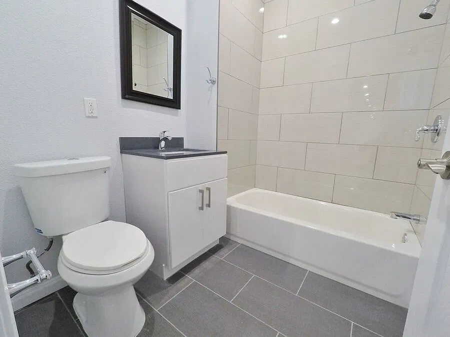 Remodeled 2-Bed, 2-Bath Apartment w/ Modern Kitchen. — Photo 3