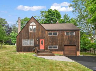 130 Split Rock Ln, Park Ridge, NJ 07656