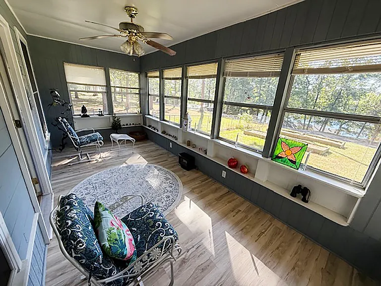 417 Houston Dr — Photo 7