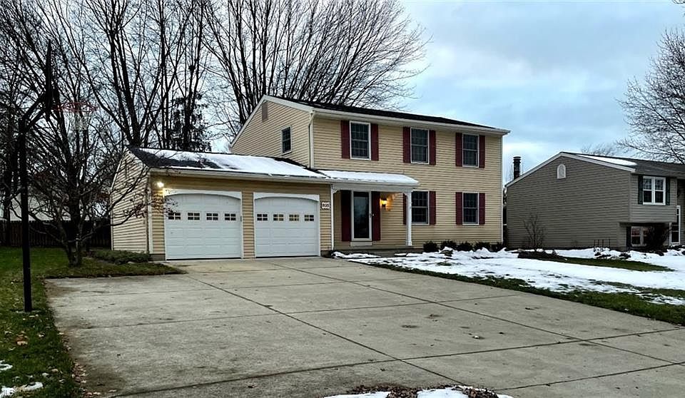 1st image of 935 Red Oak Cir