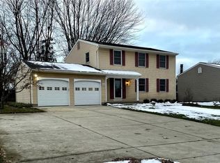 935 Red Oak Cir, Medina, OH 44256