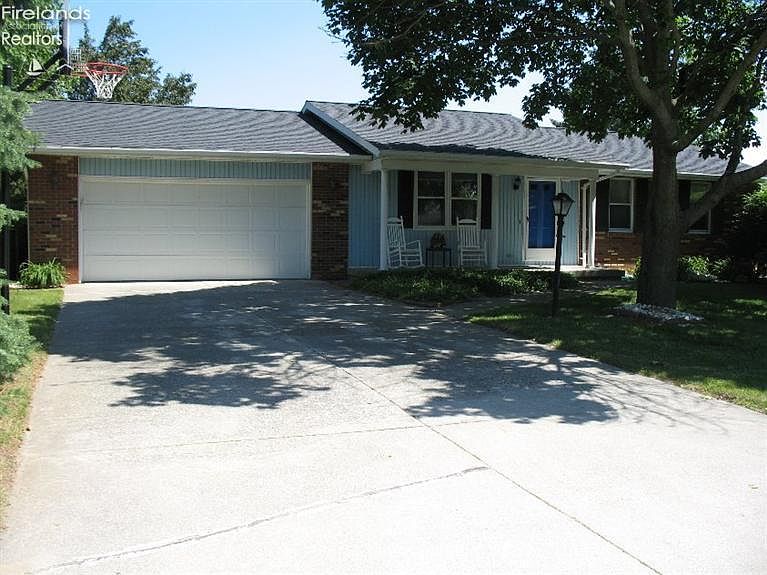 1st image of 135 Warnecke Dr