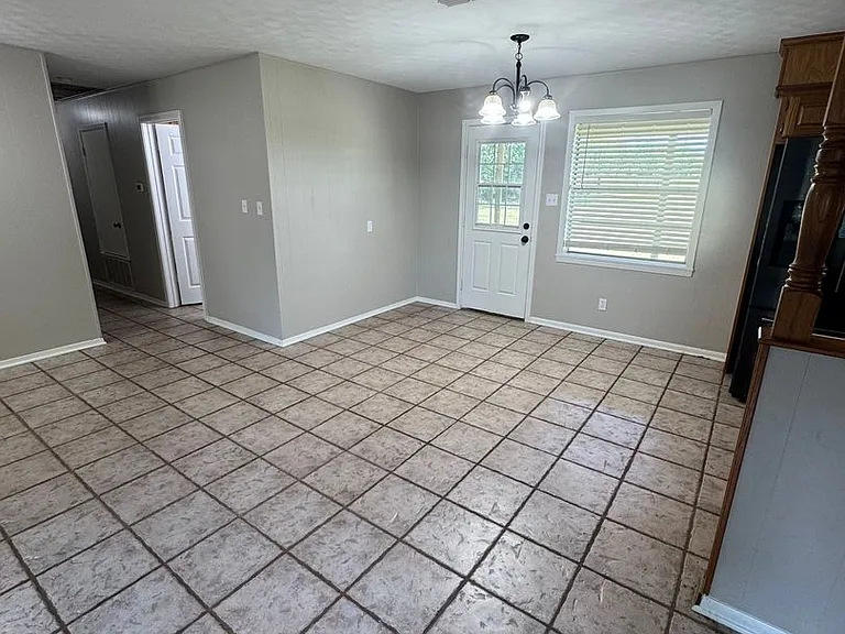 8174 FM 1402 — Photo 5