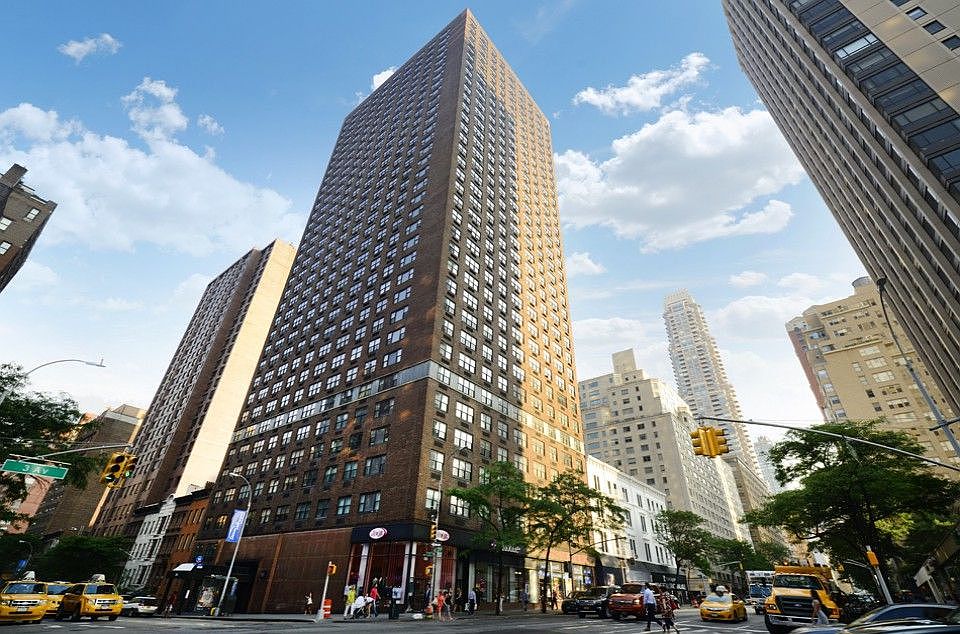 1st image of 200 E 72nd St APT 7g