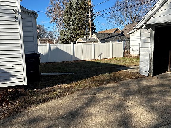 2nd image of 1021 E Richwoods Blvd