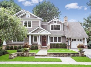 180 Roxbury Rd, Garden City, NY 11530