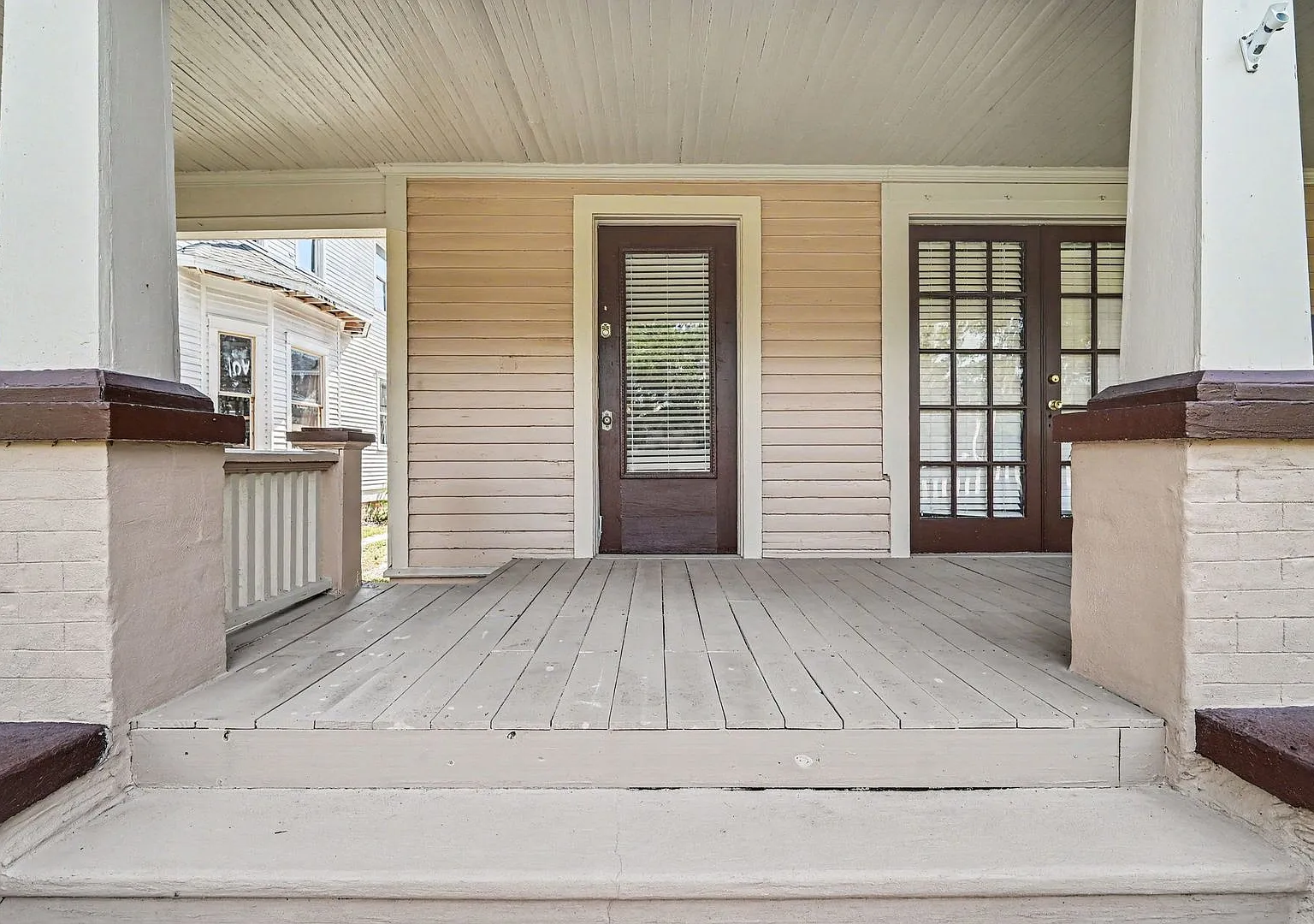 2 Bedroom / 2 Bath Second Floor Apartment in Sanford Available Now! — Photo 2