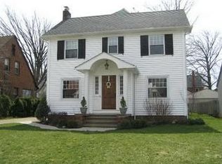 21221 Maplewood Ave, Rocky River, OH 44116
