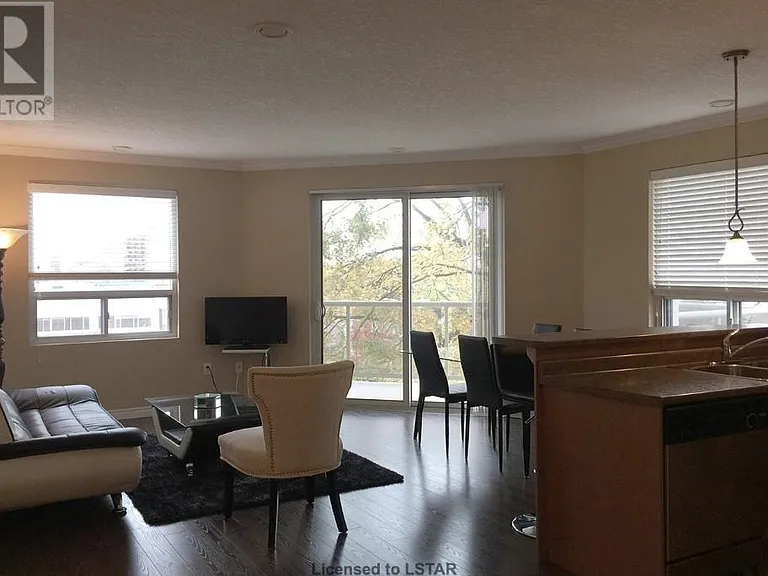 435 Colborne St — Photo 10