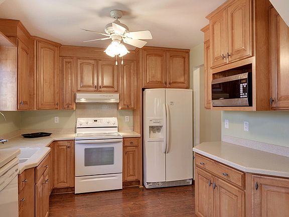 4th image of 4270 Ximines Ln N