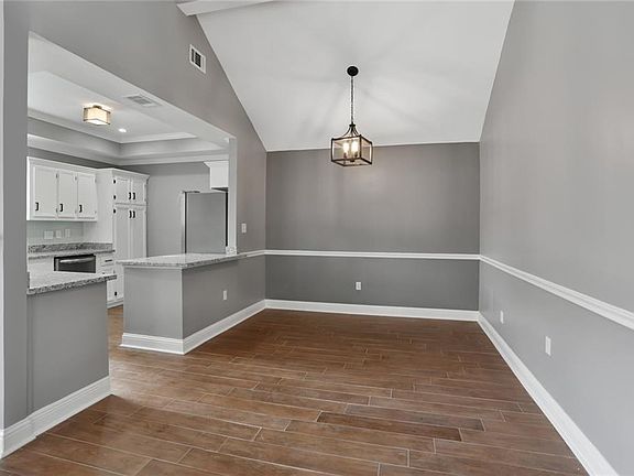 4th image of 13528 Saint Marie Dr