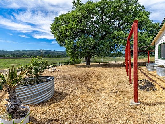 4th image of 70331 Vineyard Canyon Rd