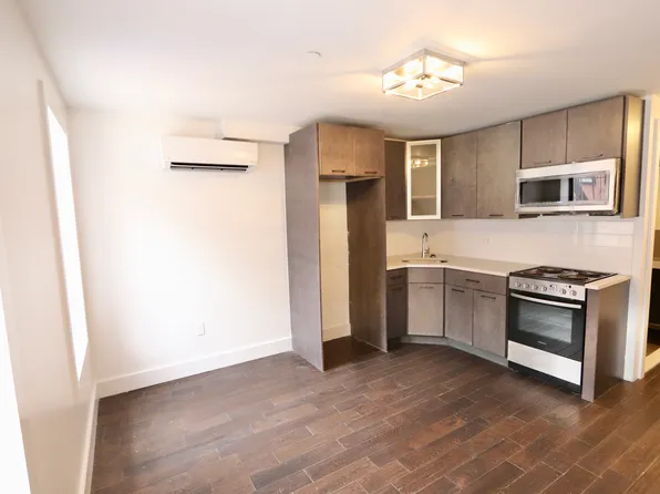 805 Quincy Street image 1 of 4