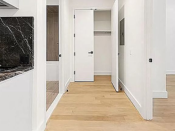 3rd image of 260 Gold St APT 617