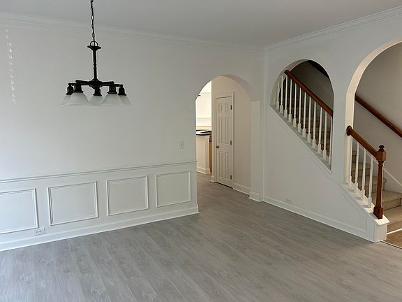 4th image of 101 Duck Pond Ct