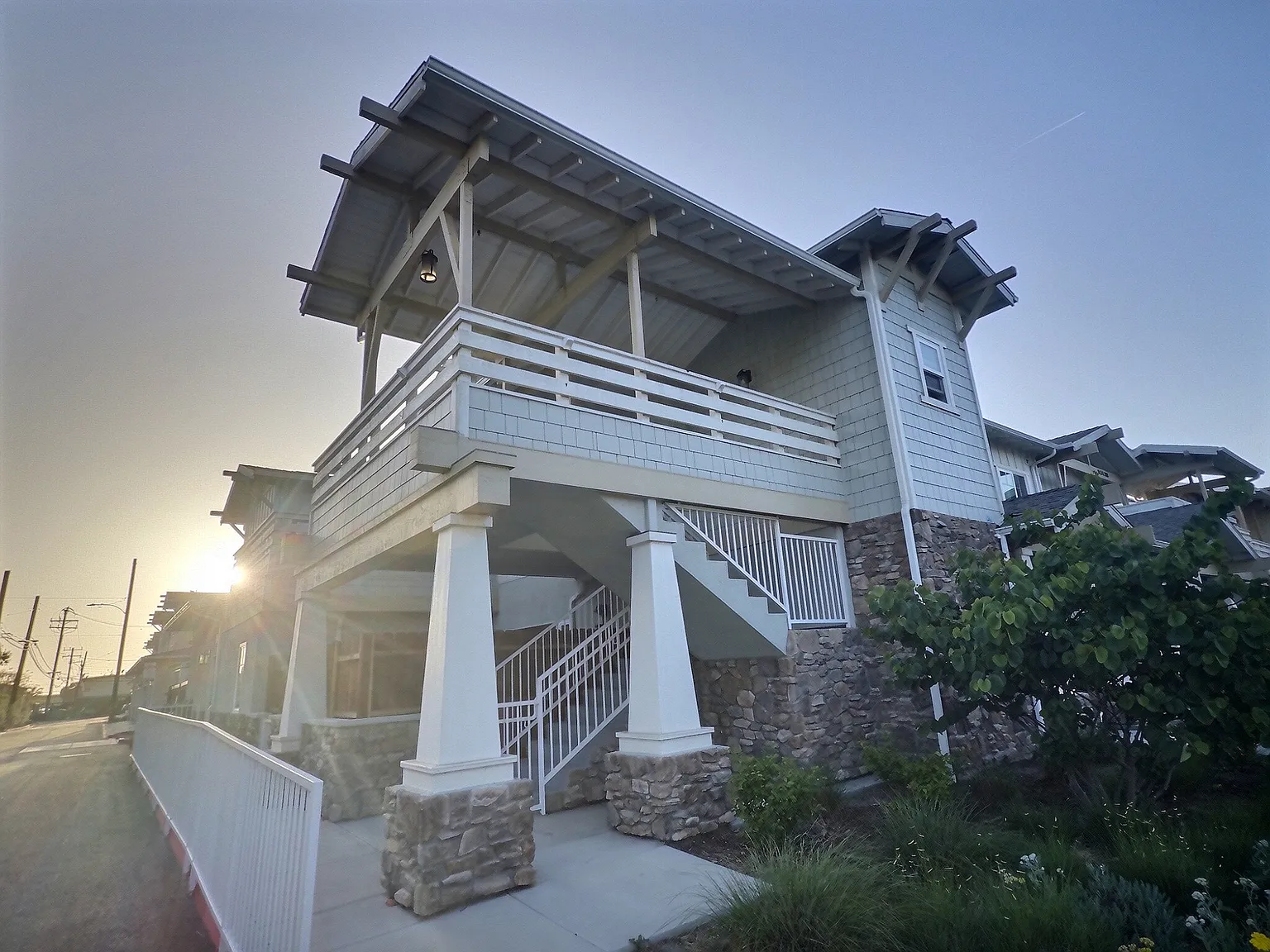3 bed, 1622 sqft, $3,895 — Photo 2