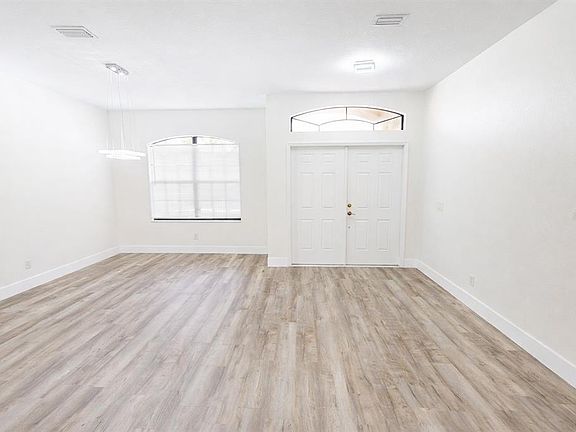 3rd image of 4458 MAVERICK STREET