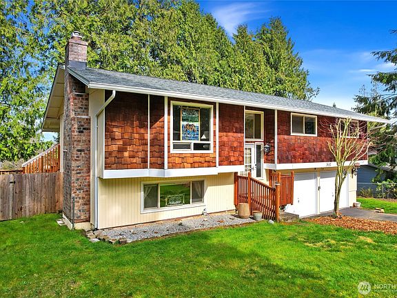 3rd image of 3682 NE Hyak Way