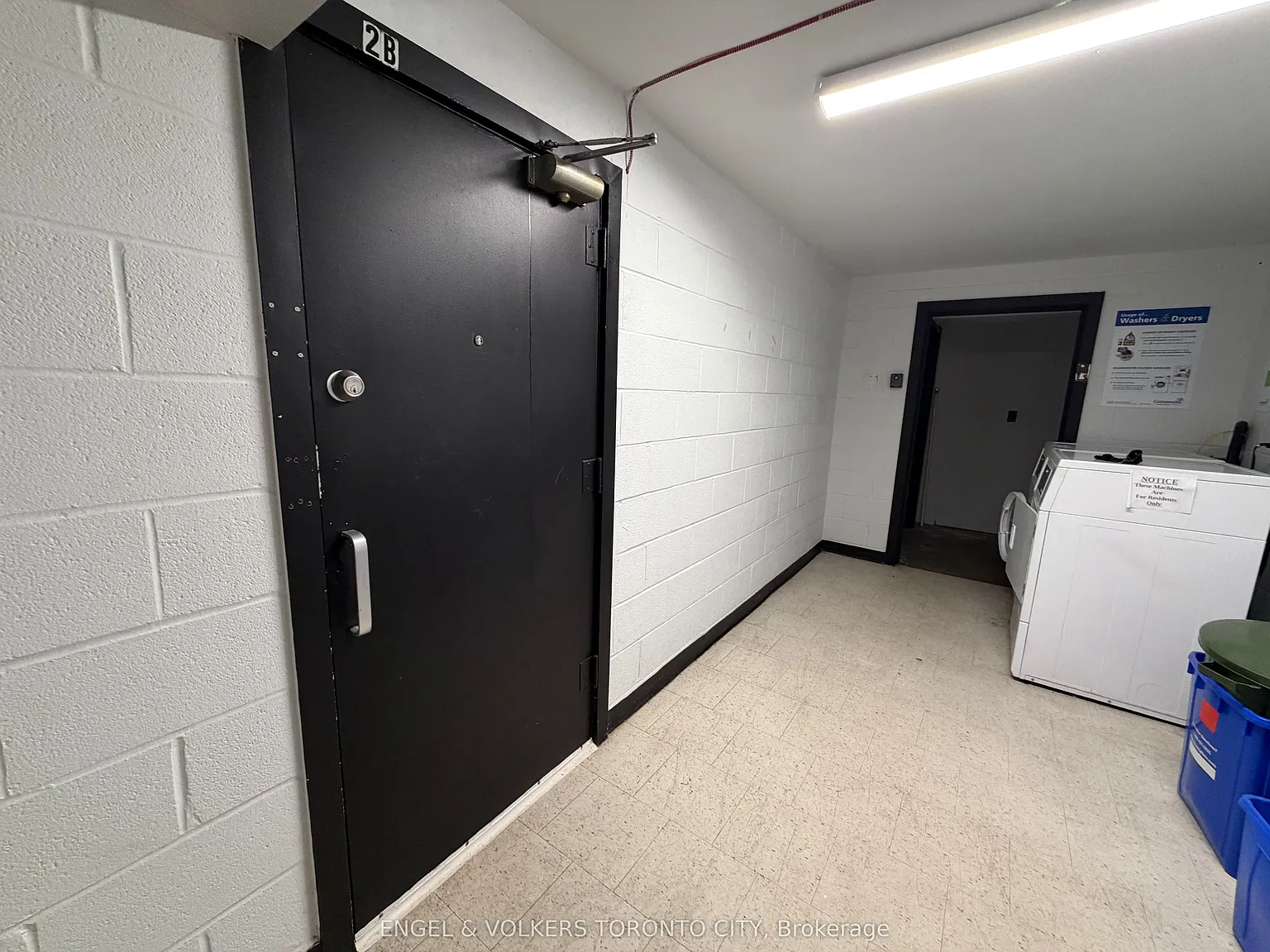 3 bed, $1,999 — Photo 2