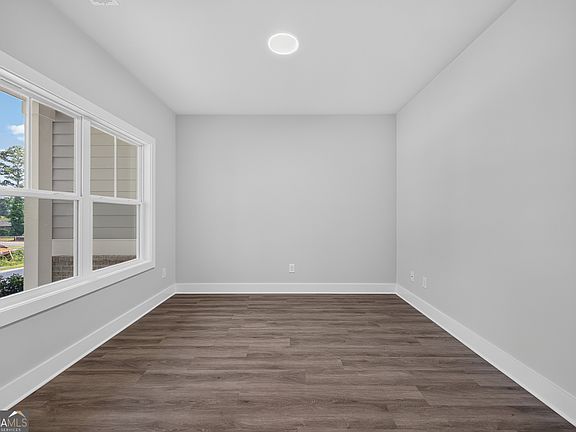 5th image of 3128 Stonegate Dr SW