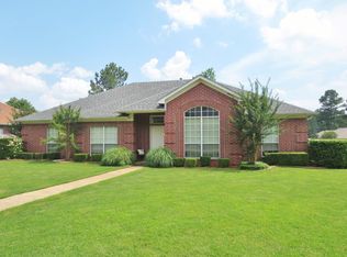 11 Windmere Dr, Texarkana, TX 75503