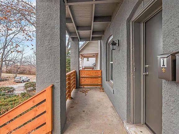2nd image of 2845 Belleview Ave