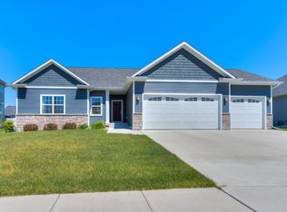 2823 Danbury Rd, Ames, IA 50010