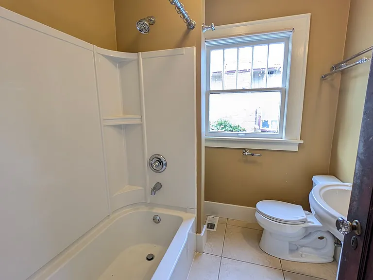 2021 Lombard Ave — Photo 11