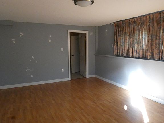 4th image of 8391 11th Ave