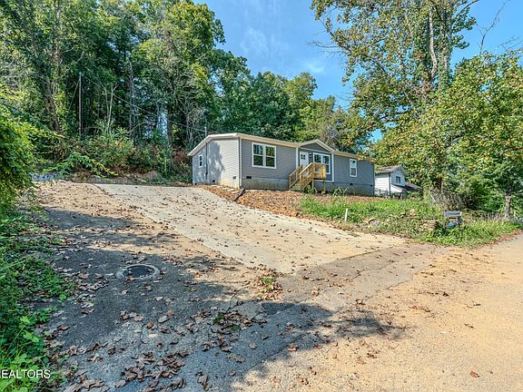 3rd image of 225 Haven Rd