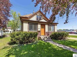 272 W Tyrone St, Le Center, MN 56057