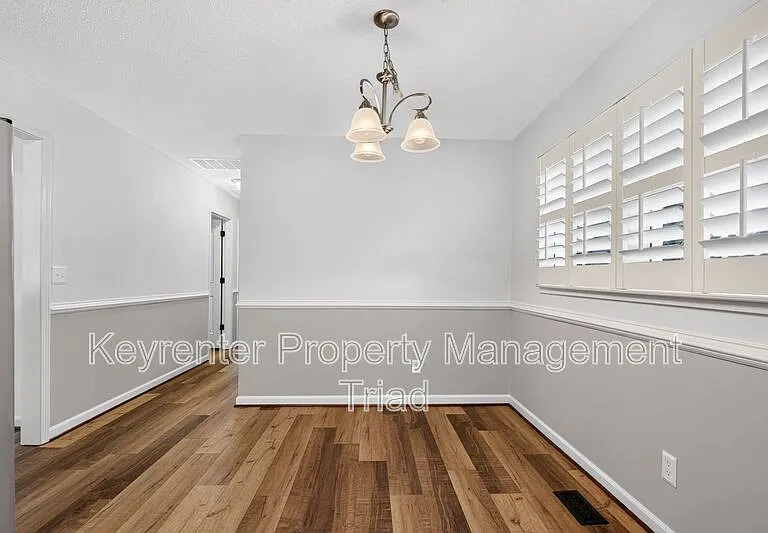 9415 Glen Cross Dr — Photo 16