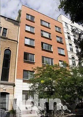 Rented by Mdrn Residential | media 37