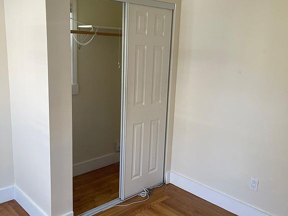 5th image of 2626 Etna St #3