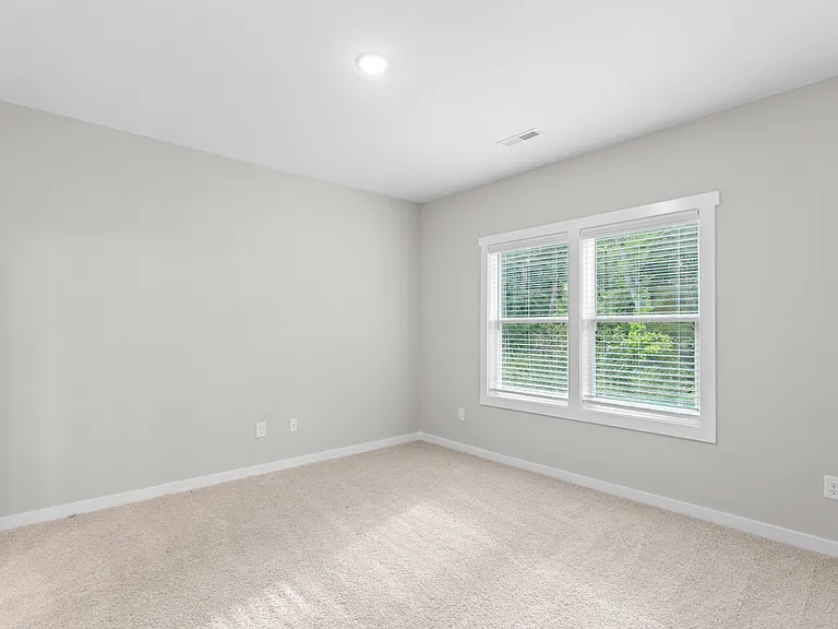 687 N Manning Ave — Photo 23