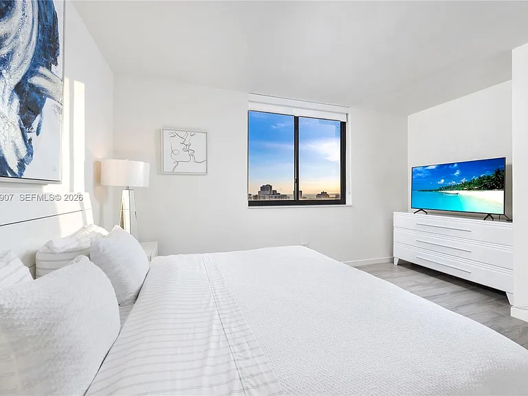 999 SW 1st Ave #2204 — Photo 9