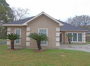 2 S Foster Rd, Texas City, TX 77591